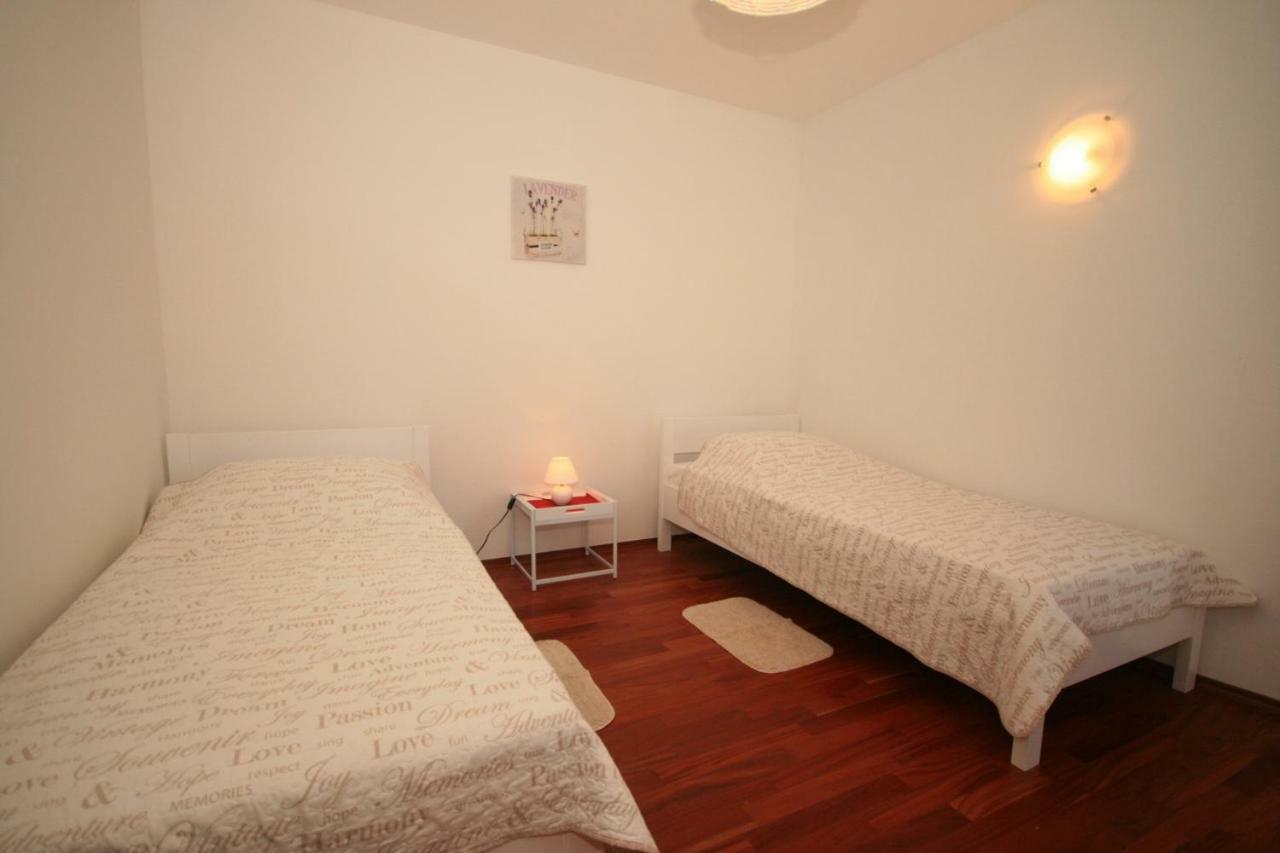 Apartment Mimoza 5, Baska, Krk מראה חיצוני תמונה