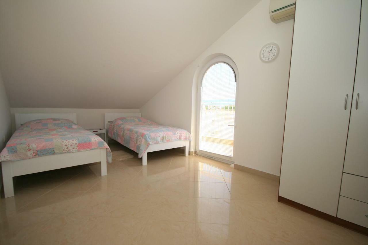 Apartment Mimoza 5, Baska, Krk מראה חיצוני תמונה